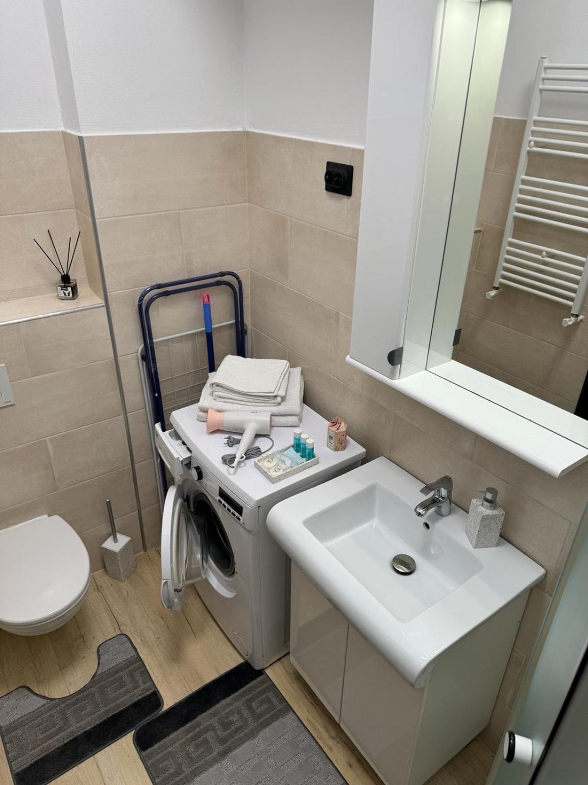 Luxury Young Residence Iasi Exteriér fotografie