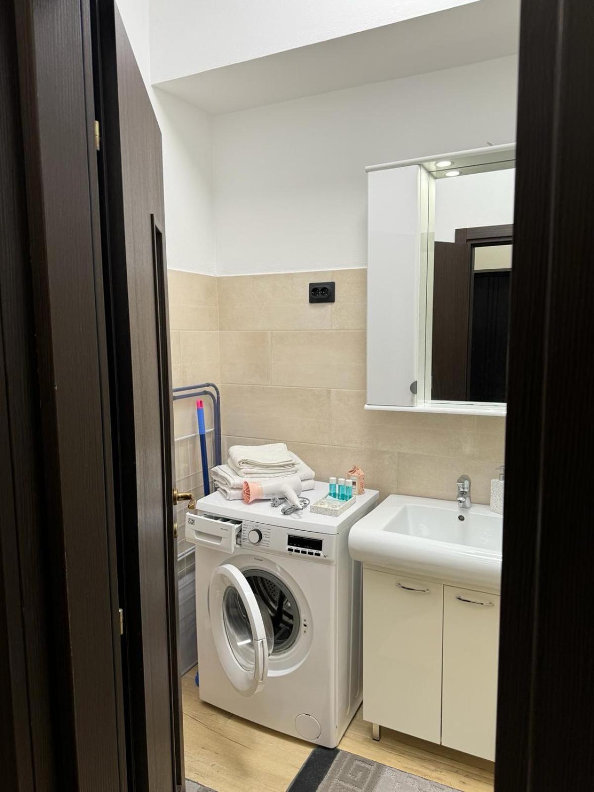 Luxury Young Residence Iasi Exteriér fotografie